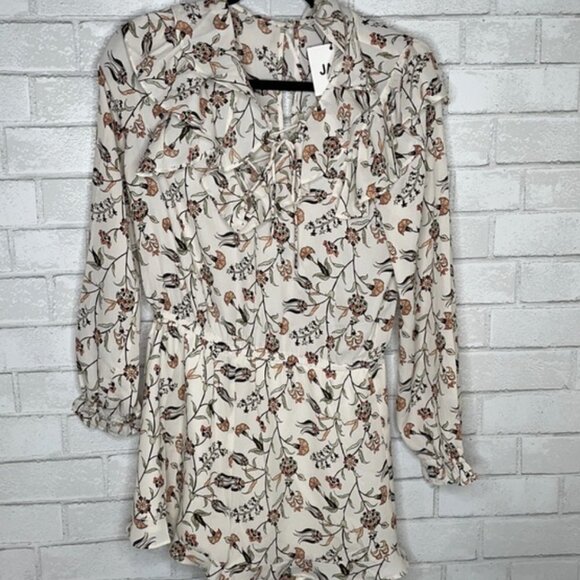 NWT Jack by BB Dakota Ivory Floral Garden Party Romper - Picture 6 of 16